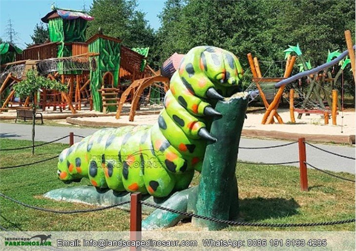 Large Insect Sculpture With Movements