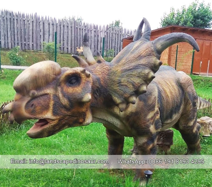 Full Size Dinosaur Statue -02