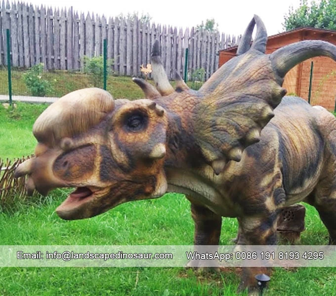 Full Size Dinosaur Statue -03